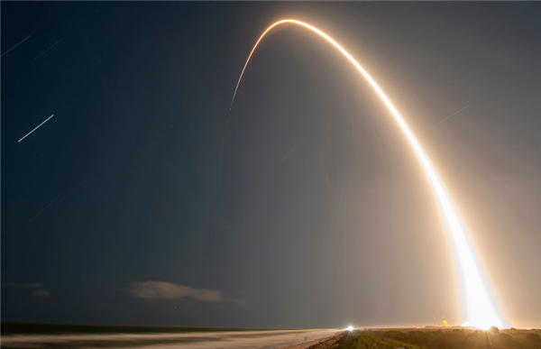 SpaceX今日发射用于直连手机卫星：首批共6颗 前沿资讯 第1张