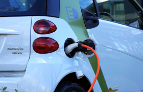 新能源汽车不再怕冷？新技术让-20℃电池容量提升60%